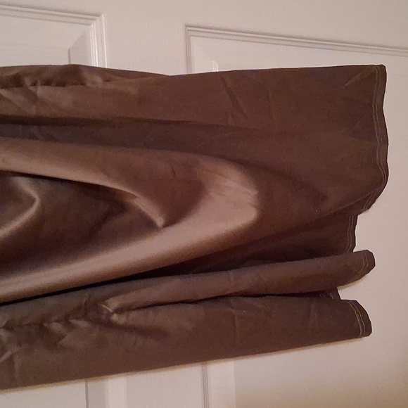 Elegant Brown Sleeveless Dress - Picture 4 of 7